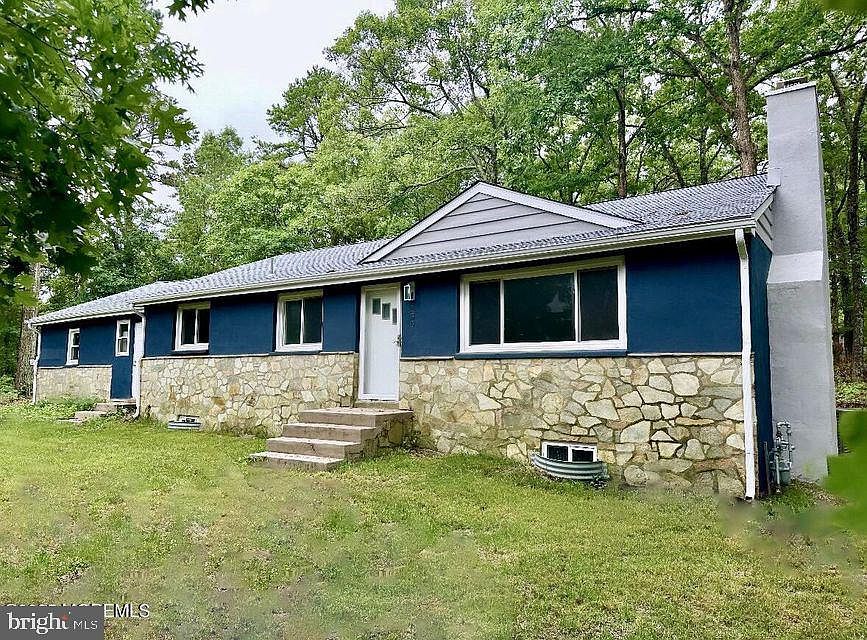 1st image of 135 S Main St