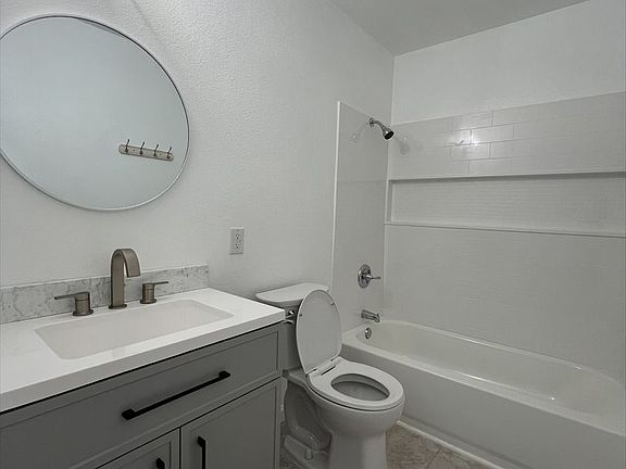 5th image of 1349 S Liberty St APT B