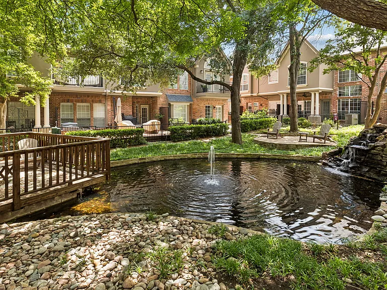 4147 Towne Green Cir — Photo 26