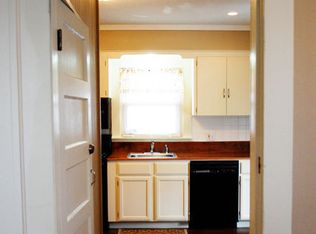 4605 Parker Rd, Florissant, MO 63033