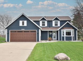 N70W23414 Prides Rd, Sussex, WI