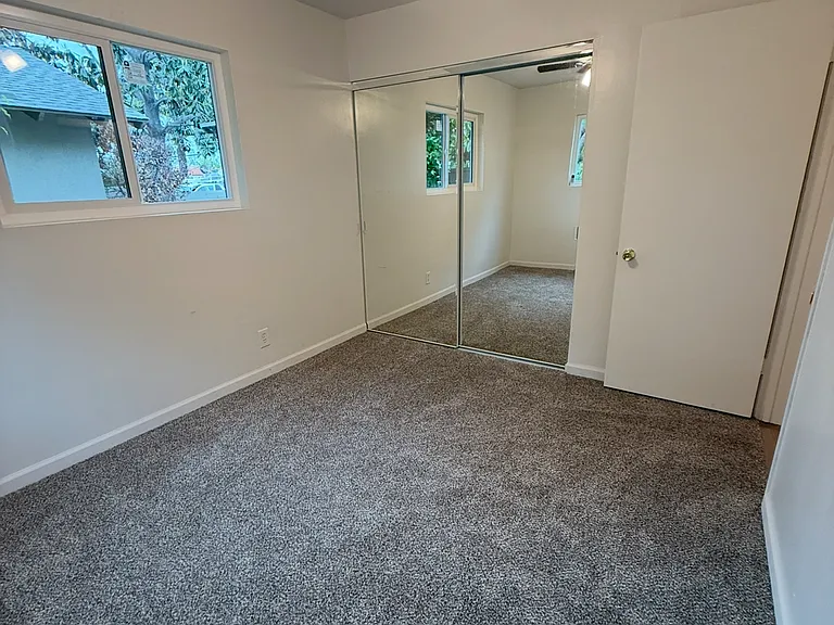 61 Loma Pl — Photo 8