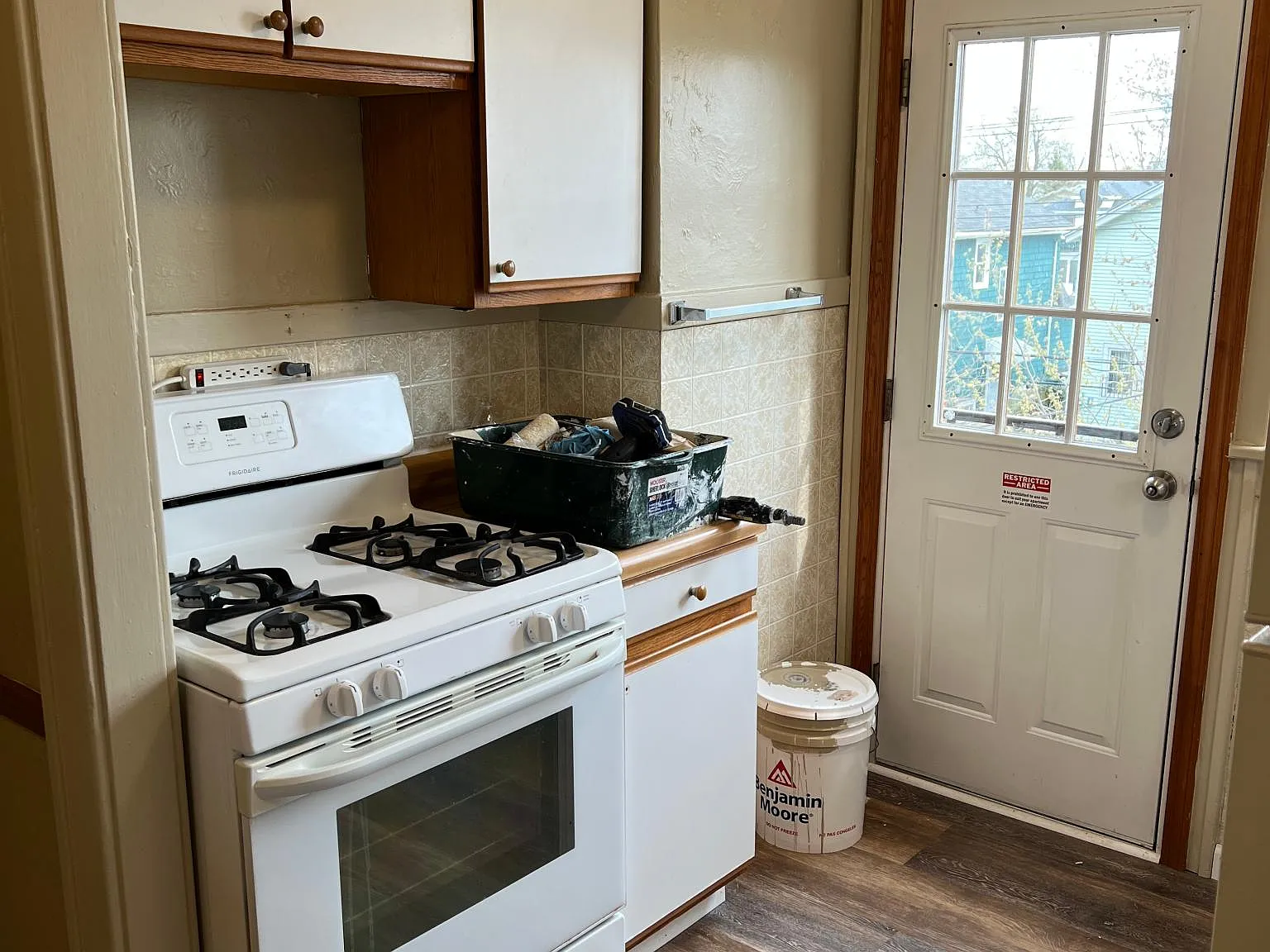 1054 Kenmore Ave — Photo 1