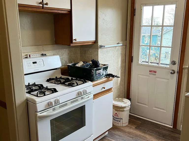 1054 Kenmore Ave #12 — Photo 1