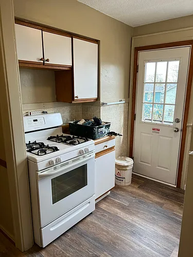 1054 Kenmore Ave Photo 1