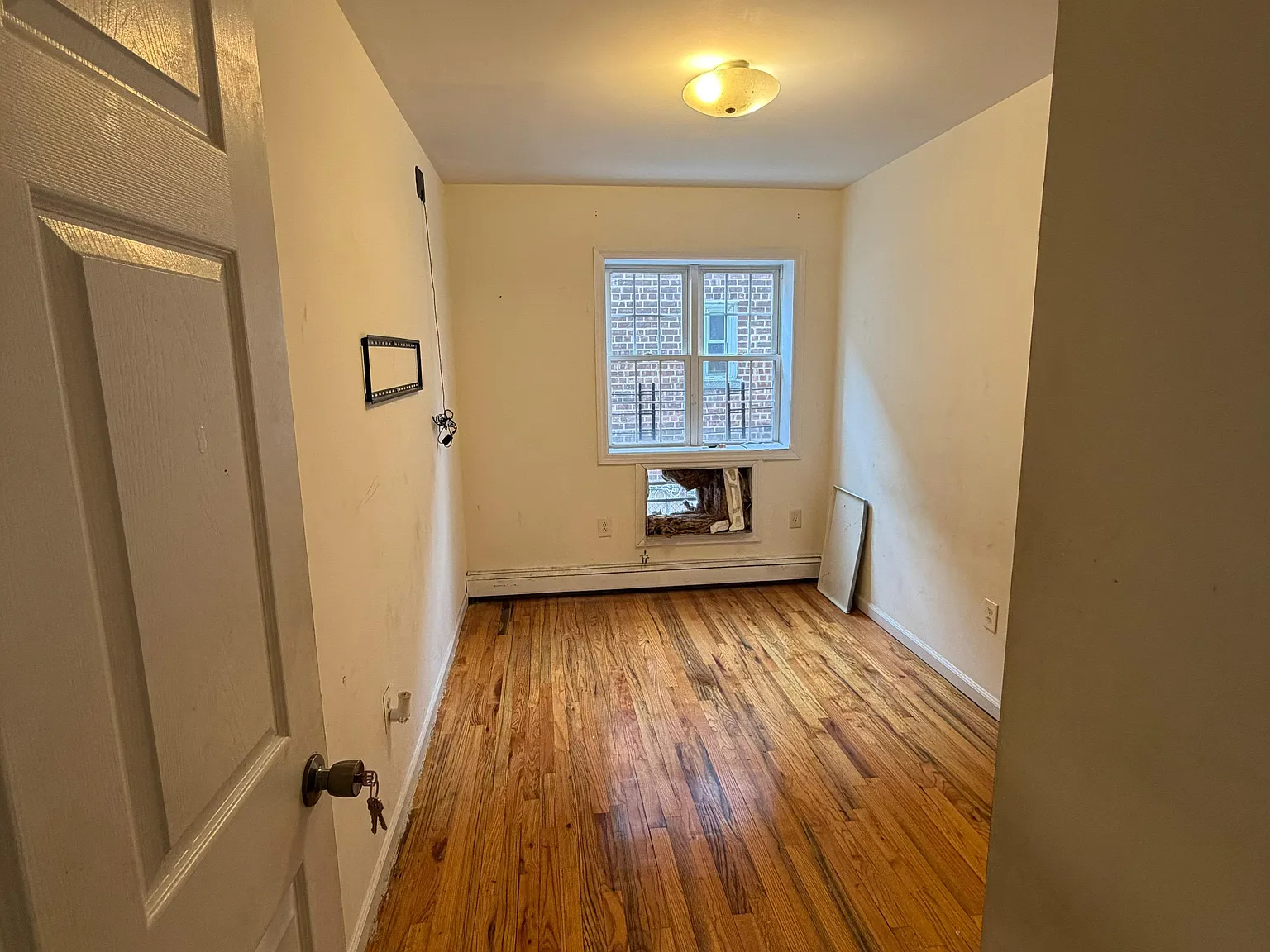3 bed, 1200 sqft, $1,000 — Photo 3