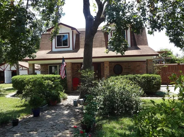 502 Fall Creek Dr, Huffman, TX 77336