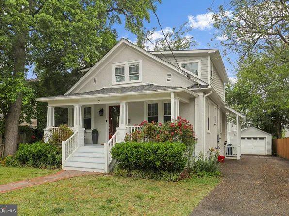 7 Leadbeater St, Alexandria, VA 22305