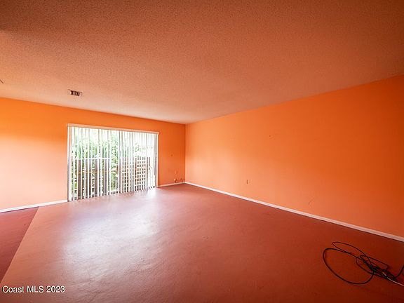 5th image of 989 Woodsmere Pkwy