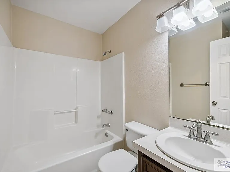 5819 Linares St — Photo 3