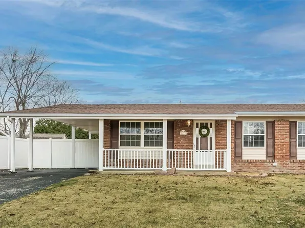 2811 Glenway Dr, Maryland Heights, MO 63043