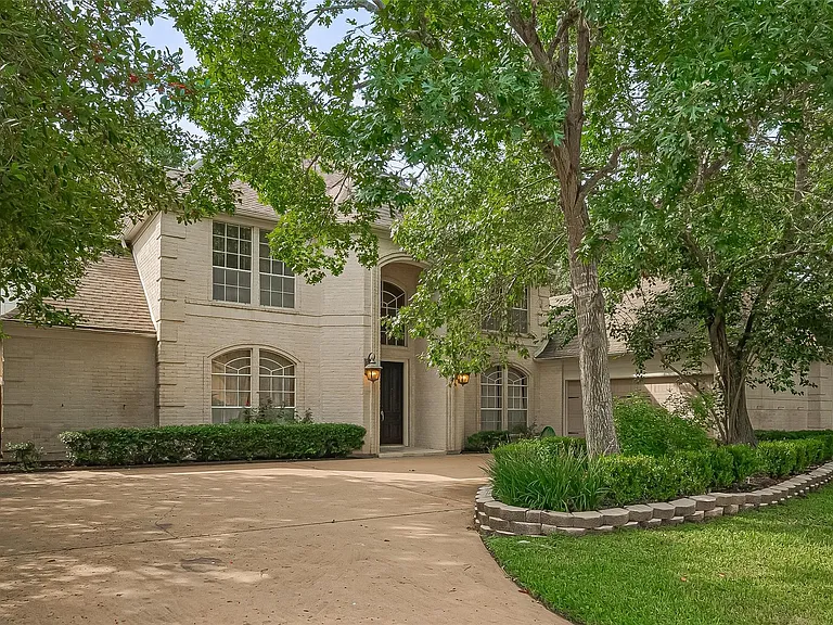 1123 Horseshoe Dr — Photo 3