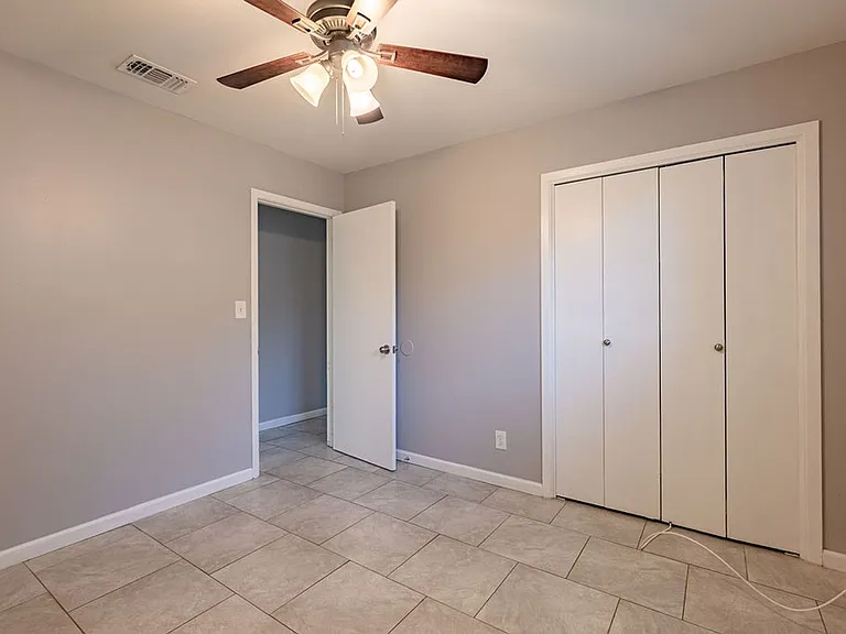 310 E Grady Dr — Photo 11