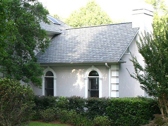 Detail of CertainTeed Grand Manor Shangle roof