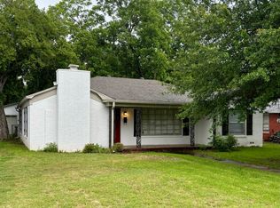 1210 N Howeth St, Gainesville, TX 76240