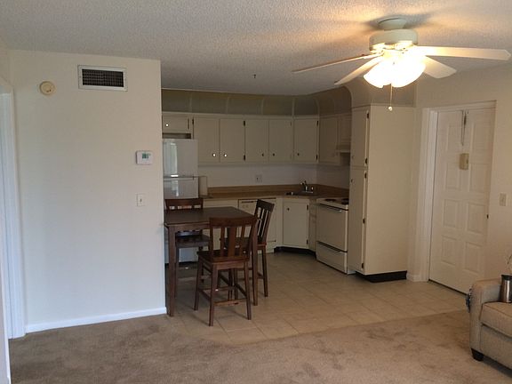 5th image of 204 Foxtail Dr APT C3