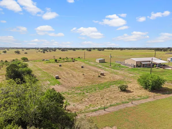 150 Private Road 4001 Cres, Yoakum, TX 77995