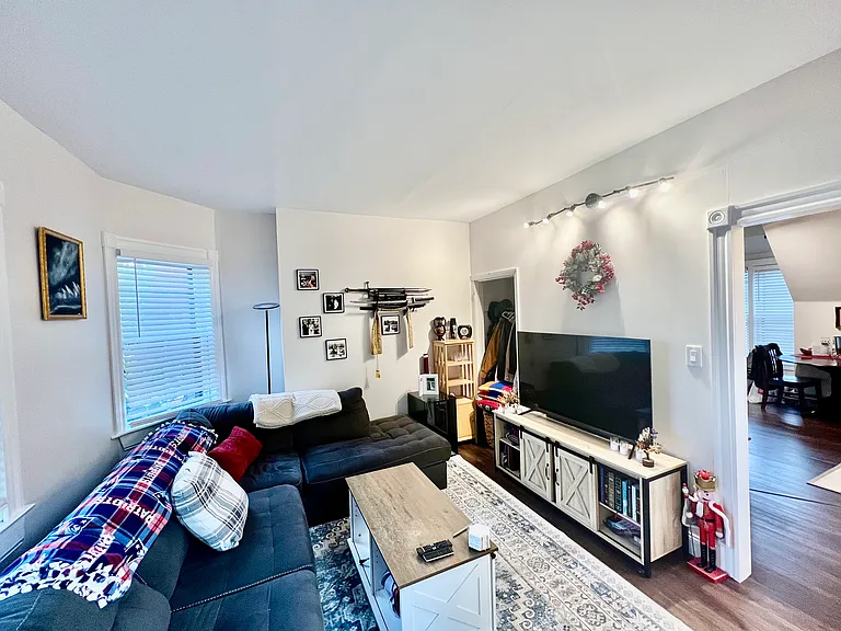 99 Franklin St #2 — Photo 6