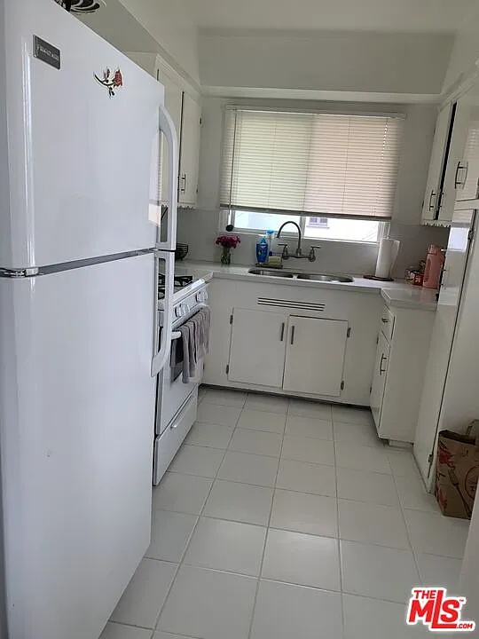 2 bed, 1.0 bath, 1200 sqft, $2,600 — Photo 3