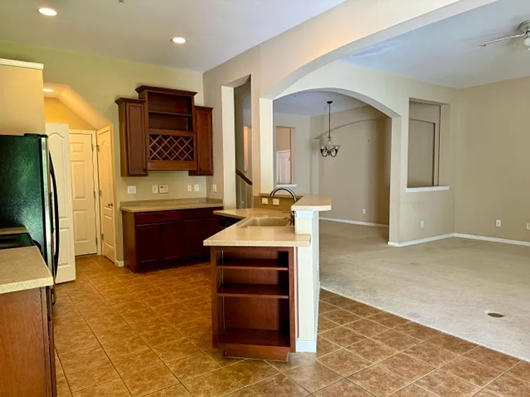 213 Chateau Pl — Photo 5
