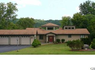 6006 Newport Rd, Camillus, NY 13031