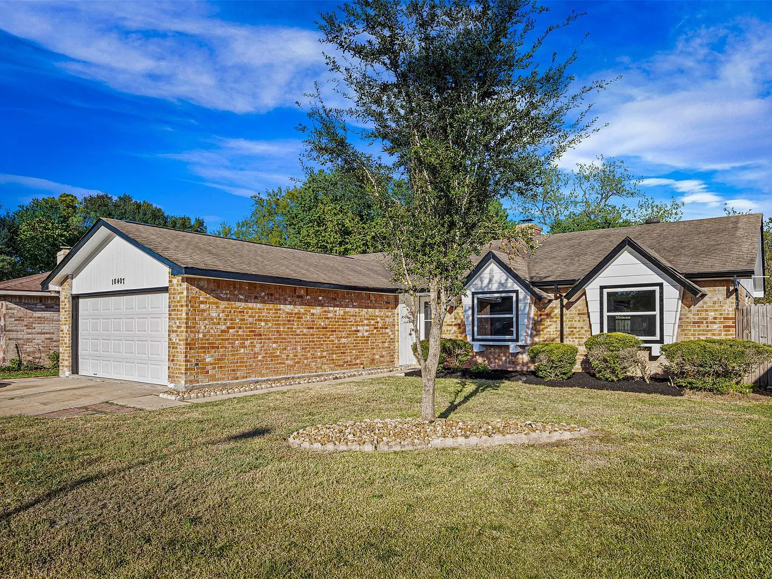 3 bed, 2.0 bath, 1488 sqft, $1,950 — Photo 3