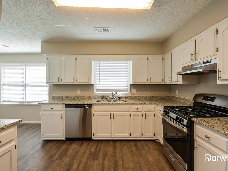 2490 Sherrie Ln SW — Photo 3