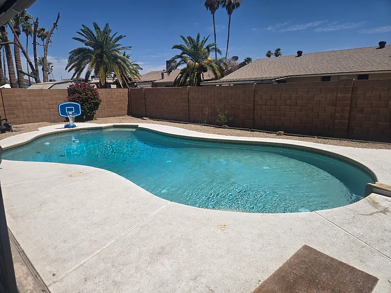 12401 N Columbine Dr — Photo 2