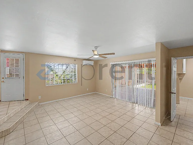 4417 Deland Ave — Photo 12