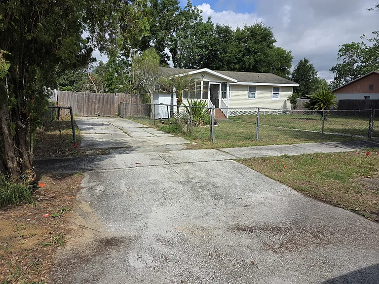 102 Grove St — Photo 1