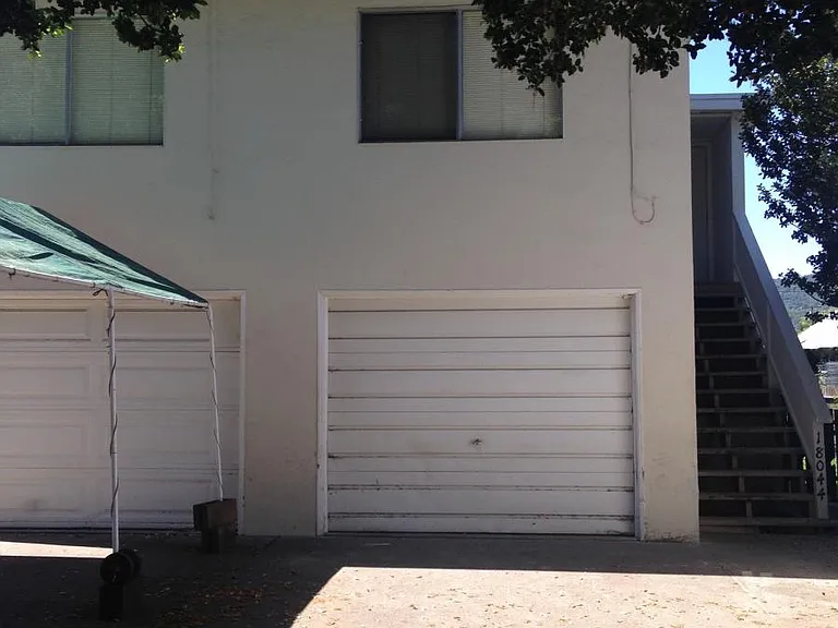 18044 Comstock Ave — Photo 1