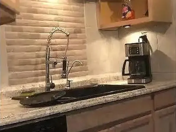 818 NW 55th Ter, Miami, FL 33127