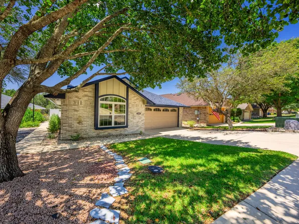1237 Victory Lane, Kerrville, TX 78028