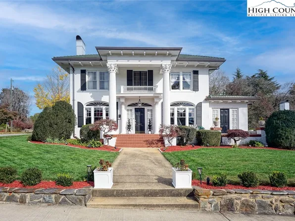 501 Norwood St SW, Lenoir, NC 28645