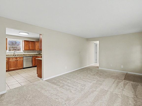 4th image of 1244 Kent Dr