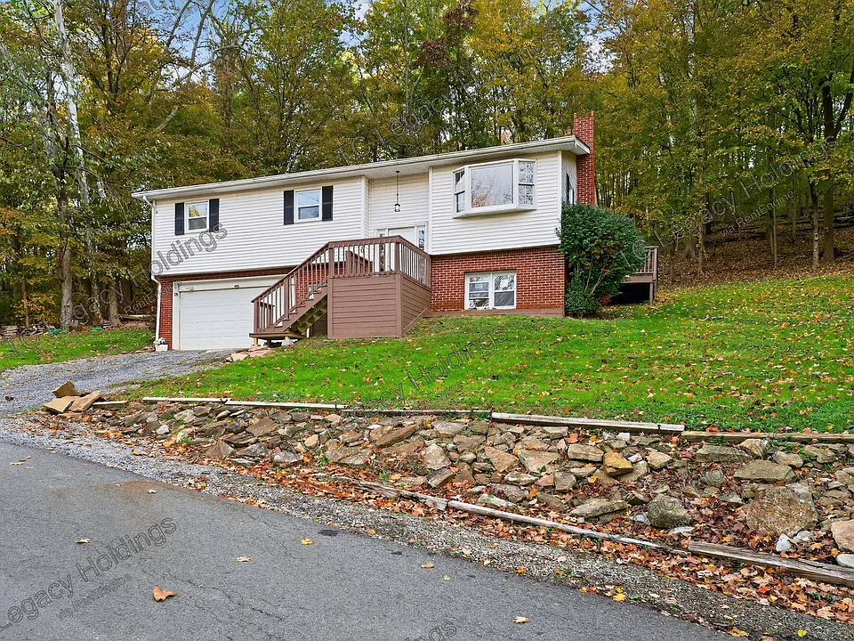 320 Diamond Ave