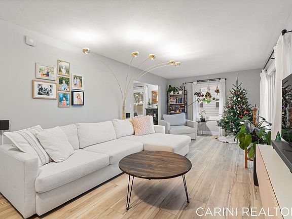 5th image of 361 Evergreen Dr