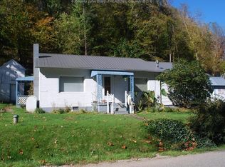 606 Hannan Trace Rd, Glenwood, WV 25520
