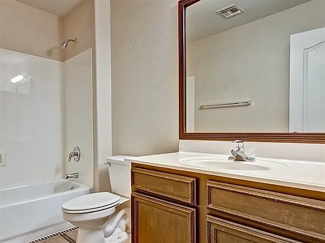 15866 W Tara Ln — Photo 11