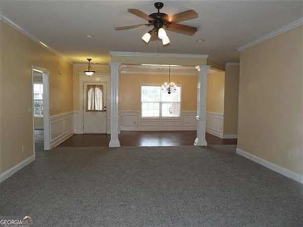 4 bed, 2.0 bath, 2061 sqft, $1,900 — Photo 4