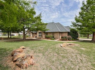 336 Angela Cir NE, Piedmont, OK 73078