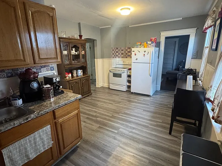 27 Irion St #2 — Photo 3