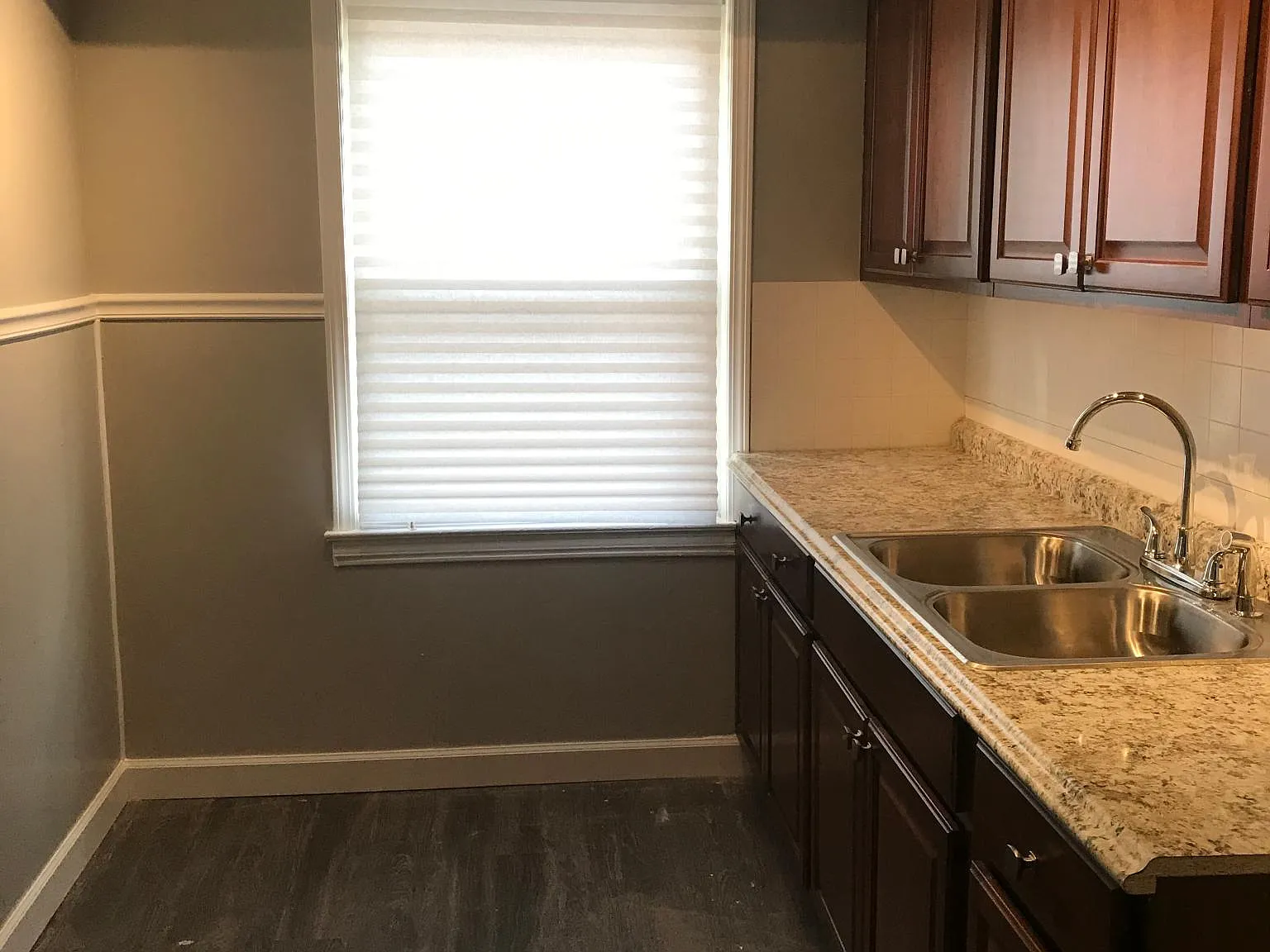 3 bed, 986 sqft, $1,200 — Photo 3