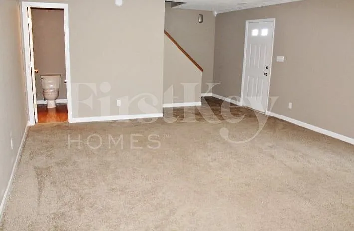 3 bed, 2.5 bath, 1568 sqft, $1,935 — Photo 2
