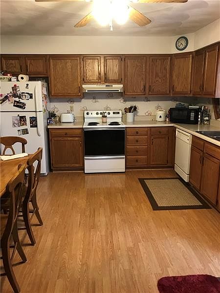 2nd image of 151 Spruce St