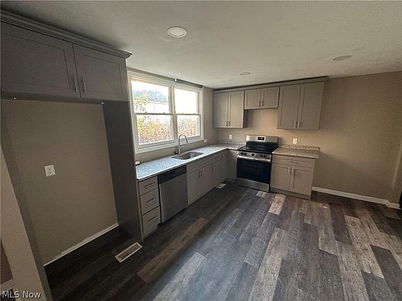 4th image of 4511 Fenwick Ave