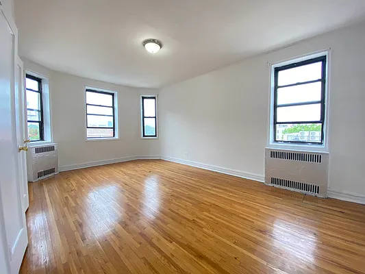 Rented by Lang Realty LLC | media 17