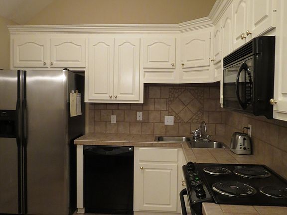 2nd image of 301 Bedford Ct