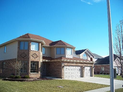1st image of 1005 S Warwick Dr