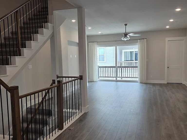 808 Concan Dr — Photo 14